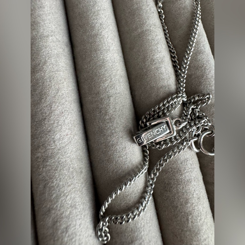 Elegant Givenchy Silver and Crystal Necklace - Picture 4 of 7